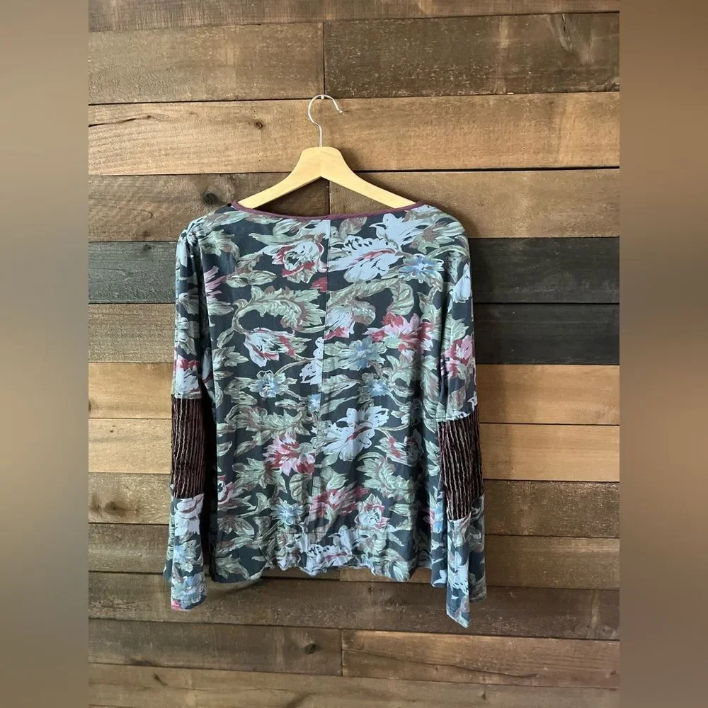 Little Journeys Chicago Boho Bell Sleeve Long Sleeve Top - Picture 5 of 9